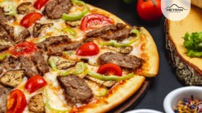 طرز تهیه پیتزا سیر و استیک رستورانی